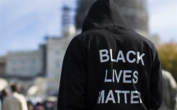 http://www.tacticalshit.com/wp-content/uploads/2016/10/black-lives-matter-protester_350x219.jpg